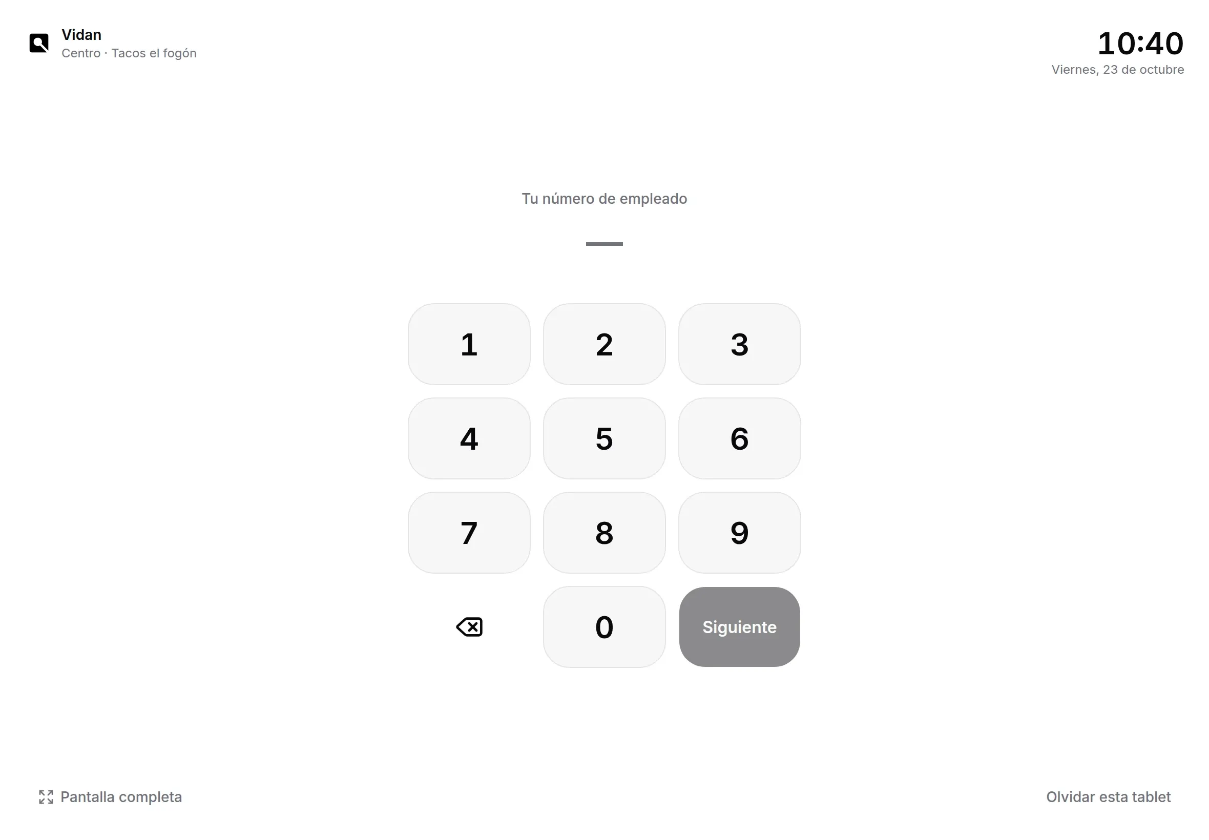 Kiosko de Vidan en una tablet: la sucursal y la hora arriba, y un teclado numérico para escribir el número de empleado.